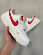 Nike Air Force 1 Blancas Con Logo Rojo